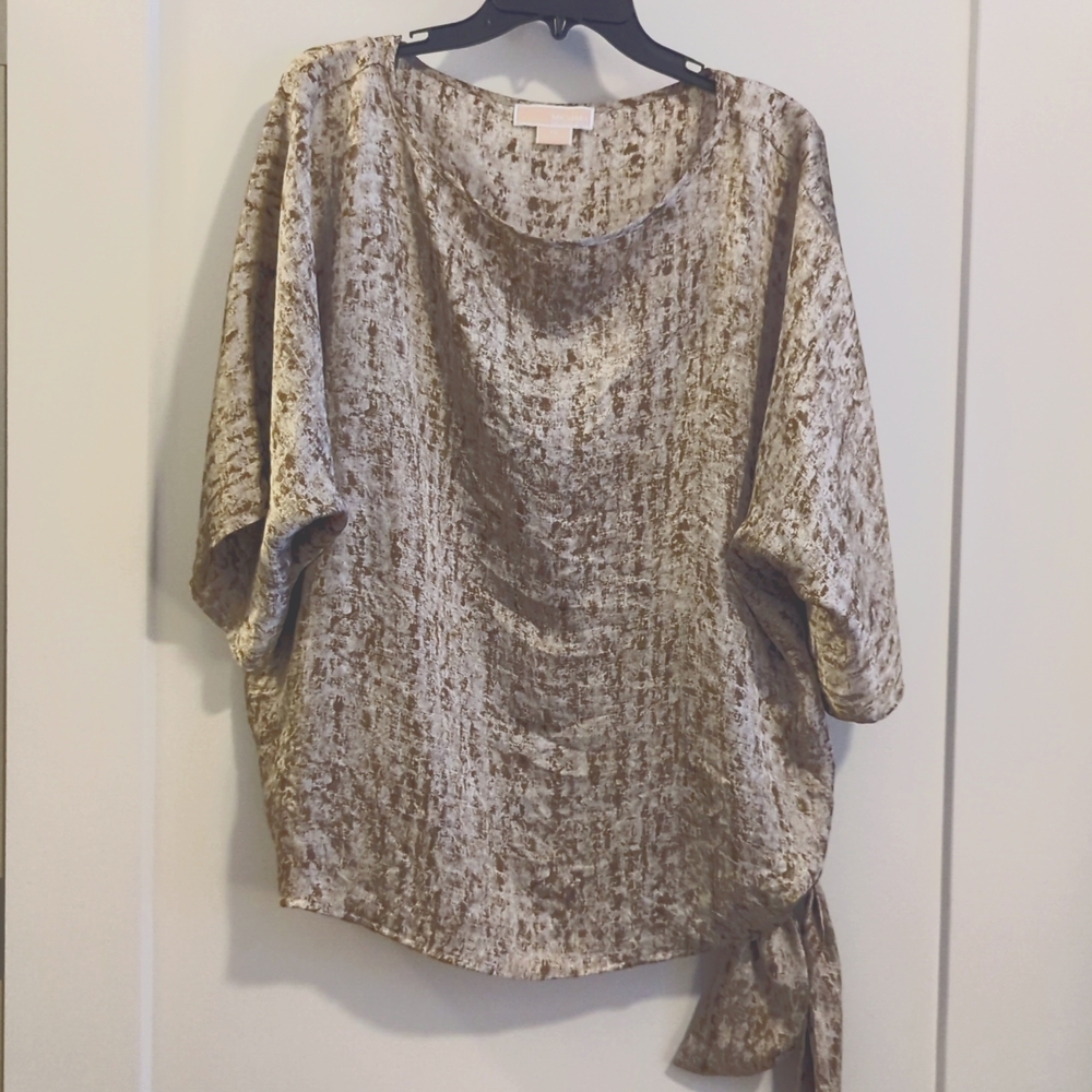 Woman's Michael Kors 1X Blouse with tie at bottom.